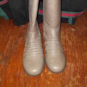 $50 COMFORT VIEW FINLEY WIDE CALF SZ. 7.5 TAUPE